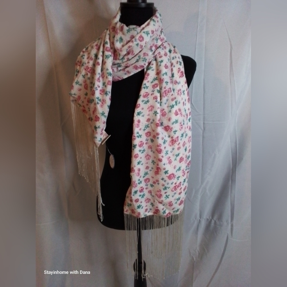 NWT April Cornell Vintage White w/ PINK ROSES & Fringe Scarf Wrap